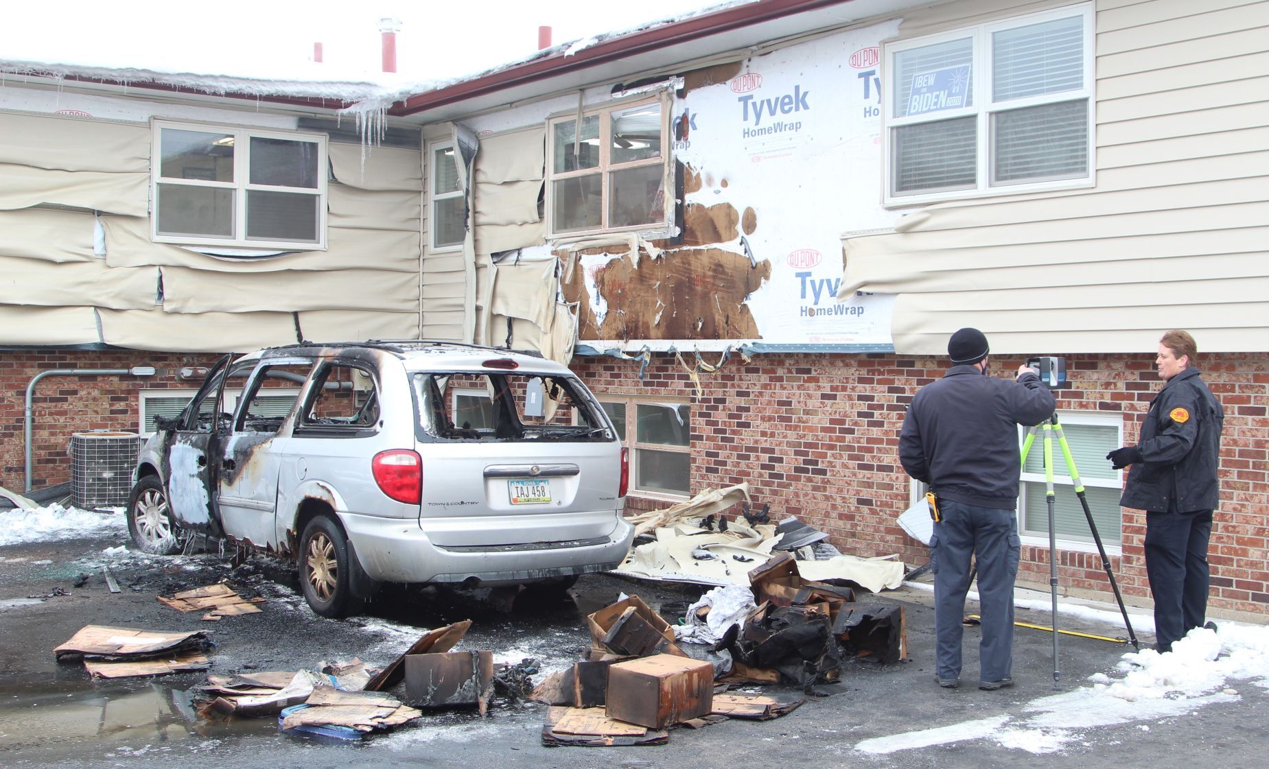020221jr-van-fire-1